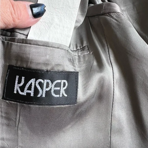 Men’s Kasper gray suit, 44, 38 x30, used - Picture 4 of 8